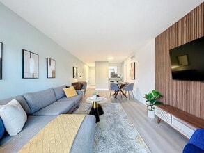 Building Photo - 1401 SE 15th St