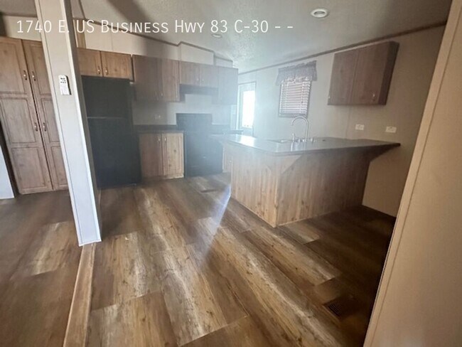 Foto del edificio - 1740 W Business Hwy 83