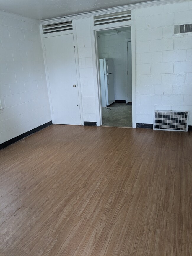 Building Photo - 2943 Schofield Ave