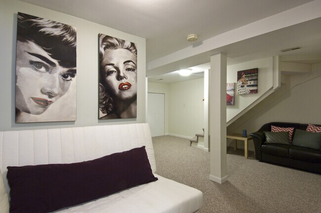 Foto del edificio - 2120 N Sheffield Ave