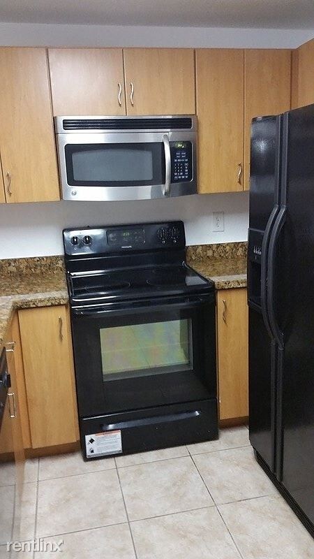 Foto principal - 3729 NE 4th Terrace