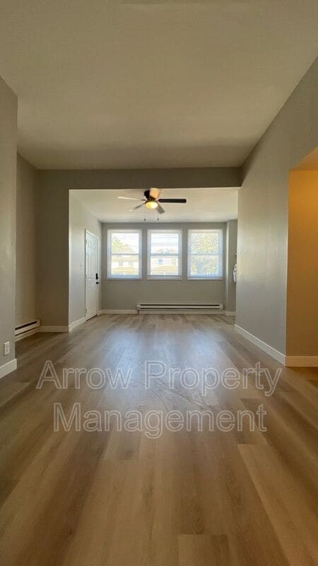 Foto del edificio - 1645 E St