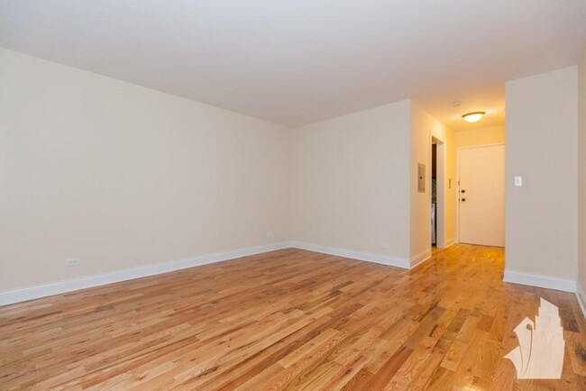 Foto del edificio - 555 W Arlington Pl
