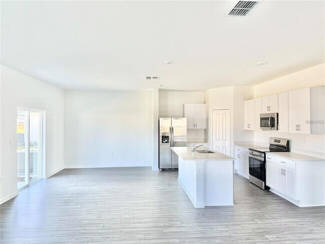Building Photo - 3783 NE 30th Ter