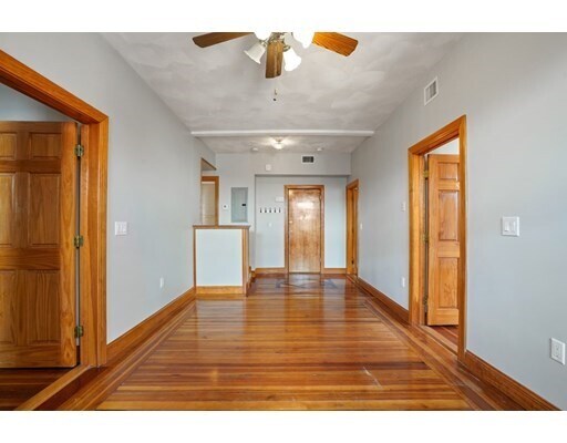 Foto del edificio - 391-395 Hanover St
