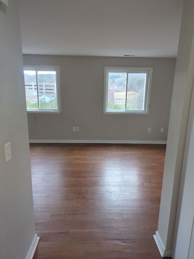 Building Photo - ***Please Respond Directly to the Online L...