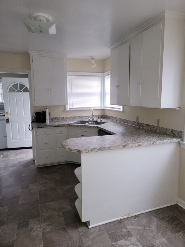 Foto del edificio - Charming, spacious Craftsman style Lakewood Home