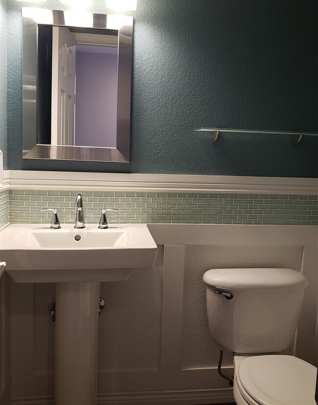 Foto del edificio - 3 Bed 3 Bath 3 Car Garage in 80918!!