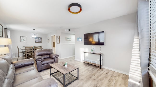 Building Photo - 1217 S Victor St