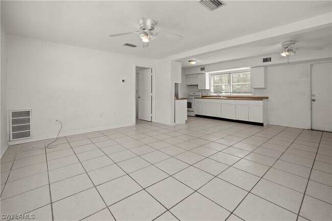 Building Photo - 8396 Sevigny Dr