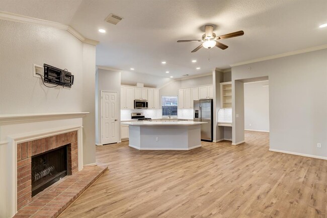 Building Photo - 9311 Cabin Creek Dr