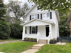 Building Photo - 131 Clinton St