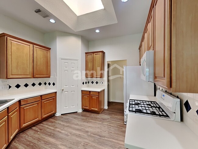 Building Photo - 802 Cherry Blossom Dr