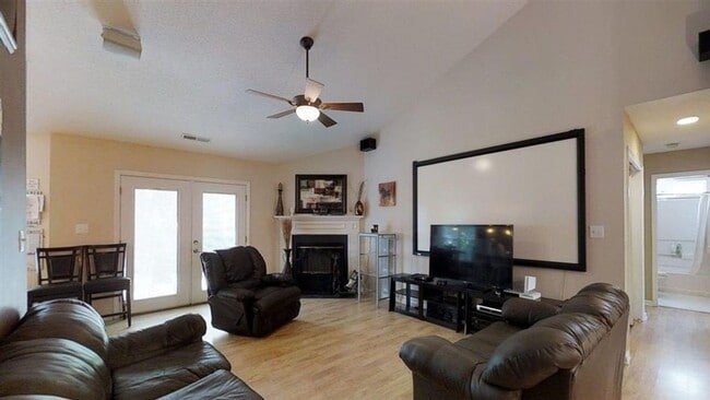 Photo - 2625 Stadium Drive House
