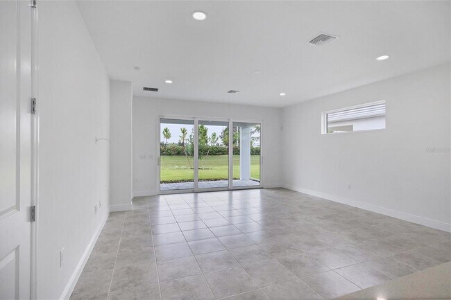 Foto del edificio - 8145 Sternway Rd