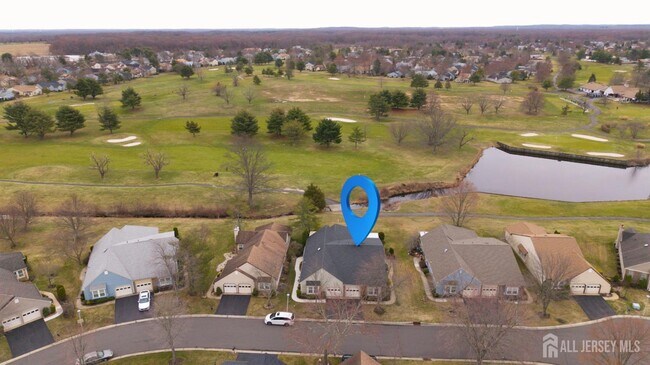 Foto del edificio - 18 Thomas Paine Dr