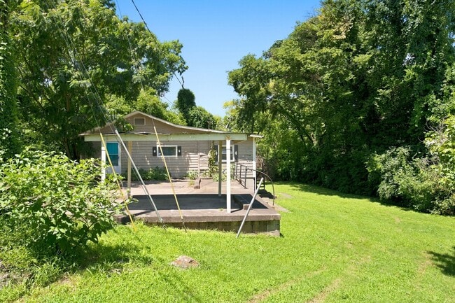Photo - 501 Weakley Ave (Nashville, TN) House