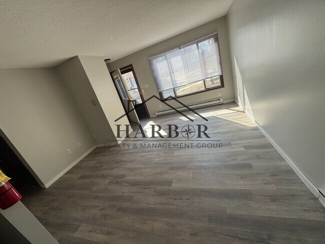 Foto del edificio - Renovated 1 Bedroom 1 Bath - SPECIAL: Firs...