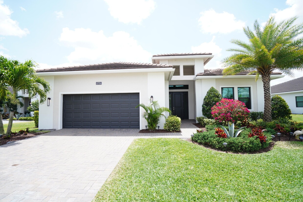 Primary Photo - 15750 Longboat Key Dr