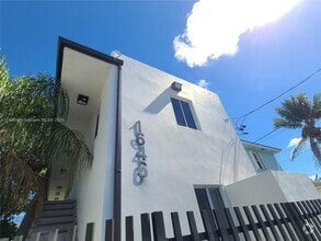Building Photo - 1646 NW 1st Pl