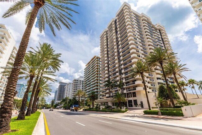 Foto del edificio - 5757 Collins Ave