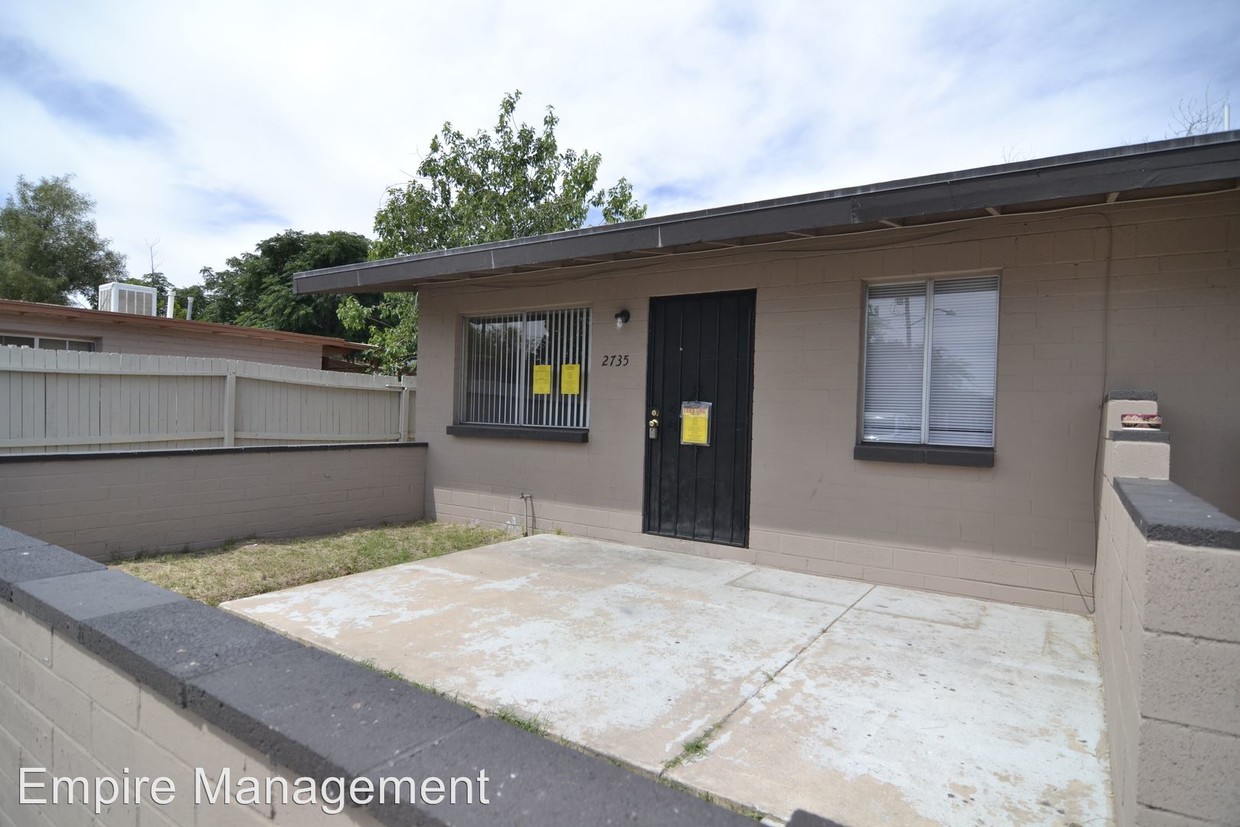 Primary Photo - 2 br, 1 bath House - 2735 N. York Pl.