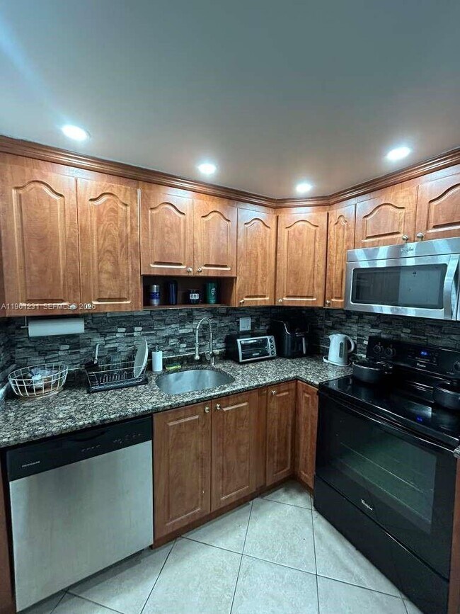 Foto del edificio - 1465 NE 123rd St