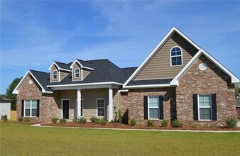 Building Photo - 102 Cypress Ln