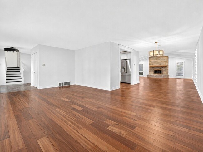 Foto del edificio - 800 Ridgemoor Dr