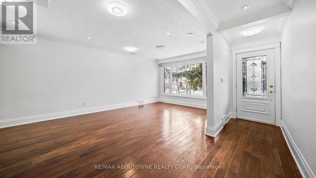 Building Photo - 231 Woodale Ave