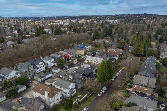 Foto aérea - 5241 18th Ave