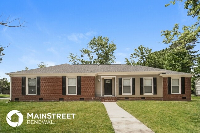 Foto del edificio - 6022 Farm Pond Ln