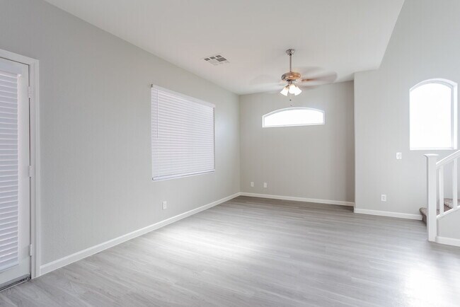 Foto del edificio - 8920 Brentwood Grove Ct