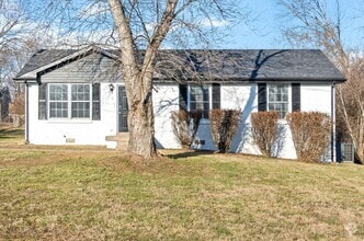 Building Photo - 1904 Roan Dr