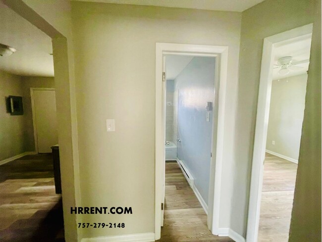 Building Photo - COMING SOON.... Cute 2 Bedroom 1 Bathroom ...
