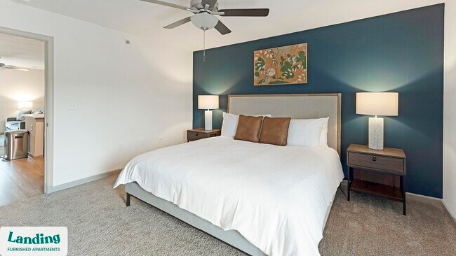 Foto del edificio - 610 Universal Dr