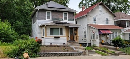 Building Photo - 19 Lark St