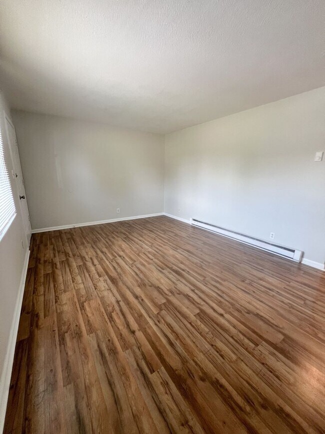 Foto del edificio - 107 Tandy Dr