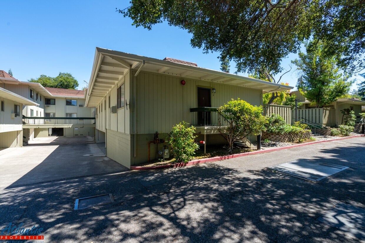 Foto principal - 1070 Mercedes Ave