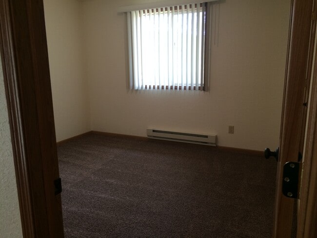 Building Photo - 11377 Executive Ln