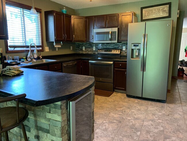 Foto del edificio - 3 Bed, 2 Bath Home in North Fargo with a F...