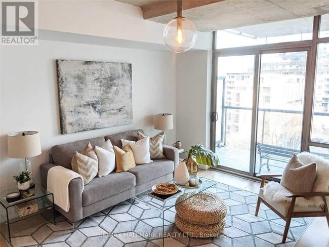 Building Photo - 55 Stewart St