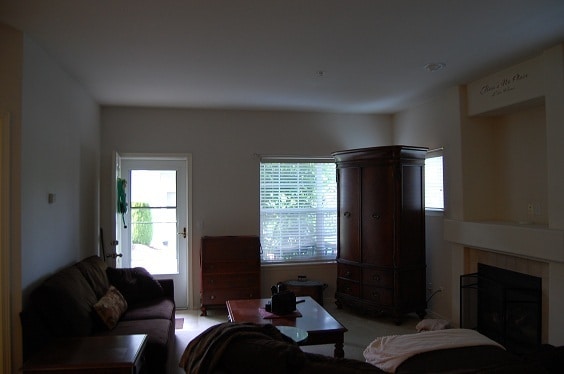 Building Photo - DuPont condo - 2 bedroom plus den.