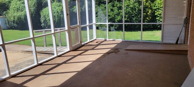 Foto del edificio - 206 Ridgewood Dr