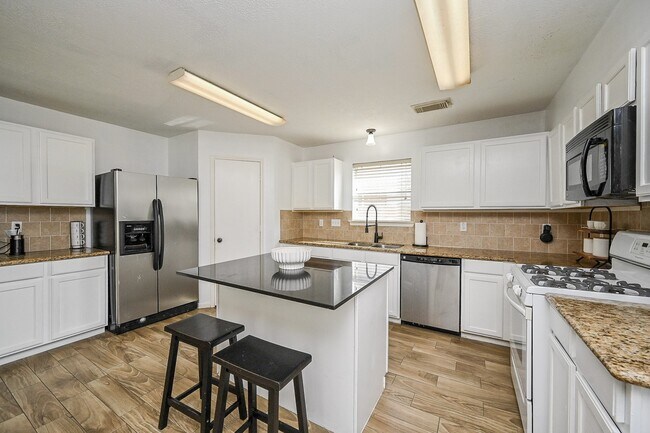 Foto del edificio - 2534 Halstead Dr