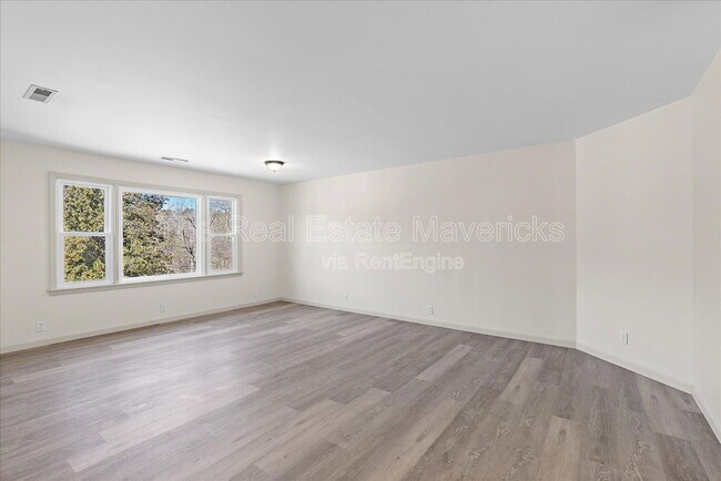 Foto del edificio - 1820 Tunnel Blvd