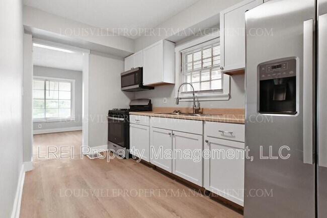 Foto del edificio - 1402 Earl Ave
