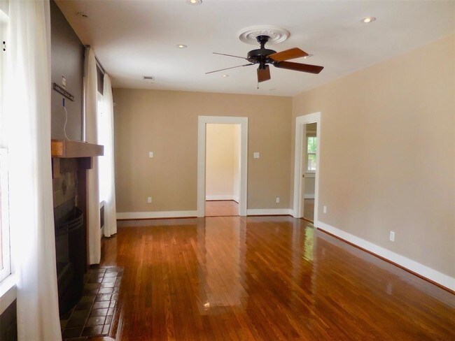 Foto del edificio - 2215 Harvard St