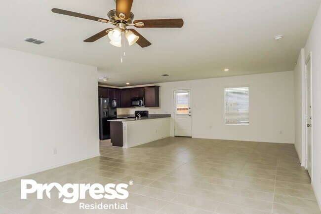 Building Photo - 5942 Wedgemere Dr