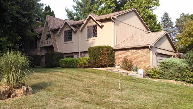 Building Photo - 2568 Sun Terrace Dr